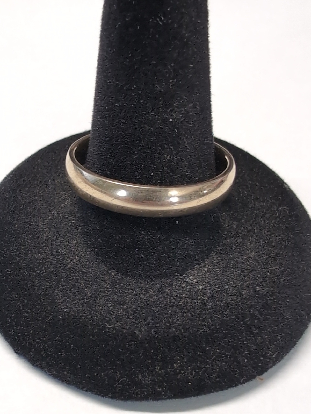 14k Gold Band 4mm Size 11